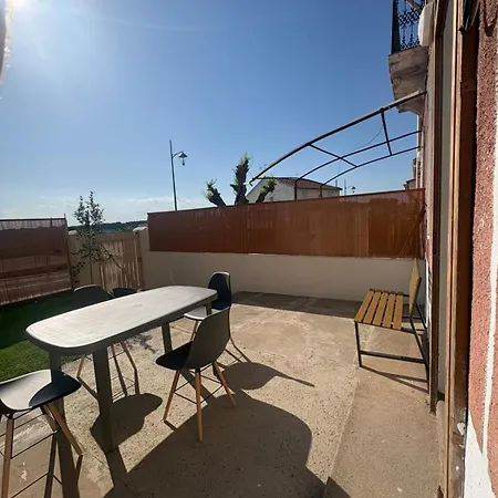 Appartement Lestanot De - De 65m2 Avec 2 En Rdc Et Un Jardin De 45m2 - A Proximité De Parkings Gratuits Et Commerces *
