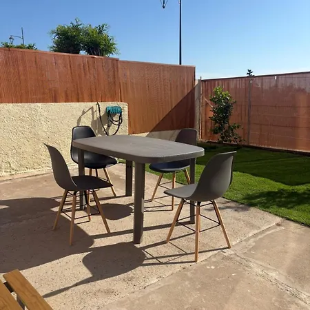 Lägenhet Lestanot De - De 65m2 Avec 2 En Rdc Et Un Jardin De 45m2 - A Proximite De Parkings Gratuits Et Commerces *