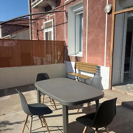 Lestanot De - De 65m2 Avec 2 En Rdc Et Un Jardin De 45m2 - A Proximité De Parkings Gratuits Et Commerces