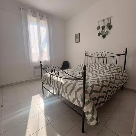 Lestanot De - De 65m2 Avec 2 En Rdc Et Un Jardin De 45m2 - A Proximité De Parkings Gratuits Et Commerces Appartement *