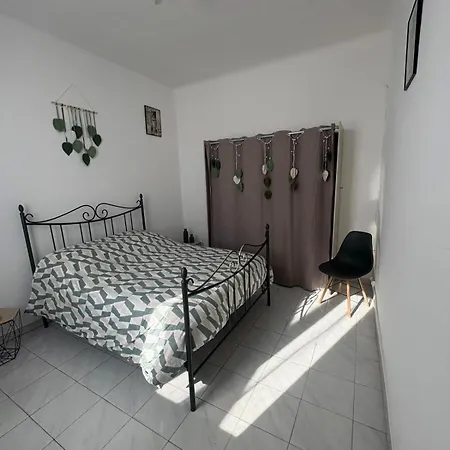 Lestanot De - De 65m2 Avec 2 En Rdc Et Un Jardin De 45m2 - A Proximite De Parkings Gratuits Et Commerces Lägenhet